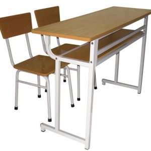 Bàn ghế học sinh cũ đã tuyển chọn tại kho Chợ giời