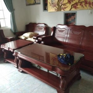 Bàn ghế gia đình cũ tại kho Chợ giời