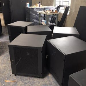 Tủ server, thiết bị công nghệ cũ tại kho Chợ giời